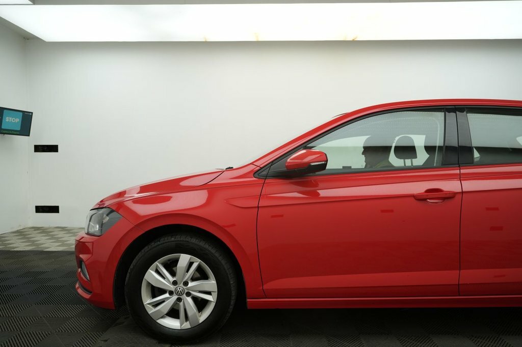 Volkswagen Polo 1L Se Red #4