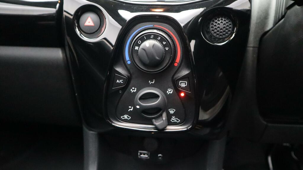 Citroen C1 1.0 Vti Shine Hatchback Euro 6 White #23