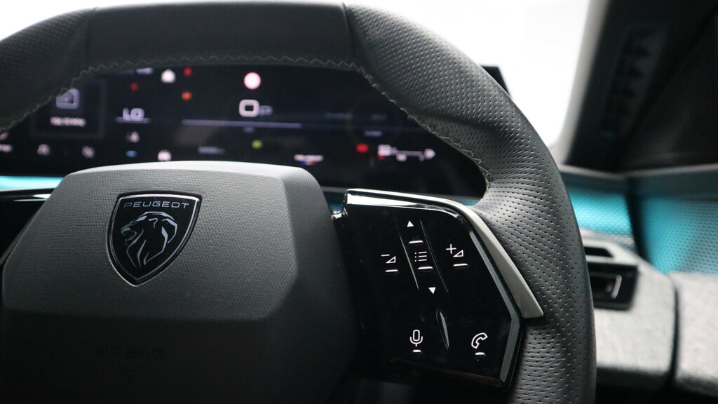 Peugeot 5008 1.2 Hybrid 145 Allure E-dsc6 Grey #13