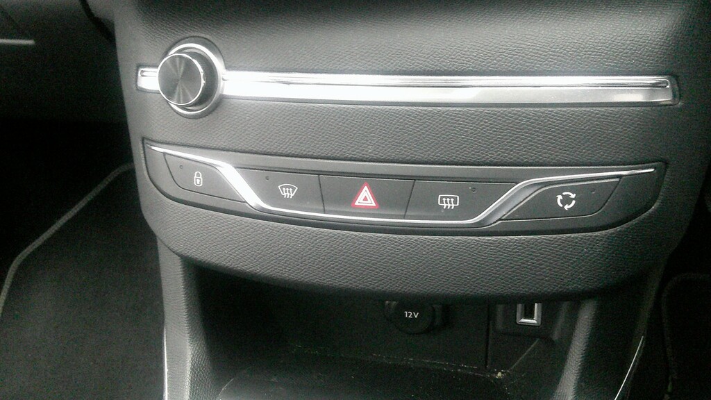 Peugeot 308 1.5Bhdi 130Hp Allure Due In Black #18