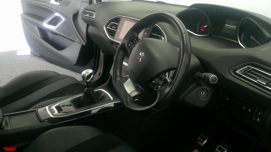 Peugeot 308 1.5Bhdi 130Hp Allure Due In Black #10