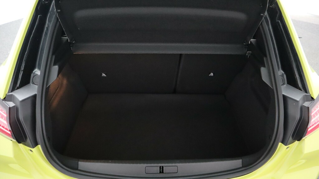 Peugeot 208 1.2 Puretech Active Black #31