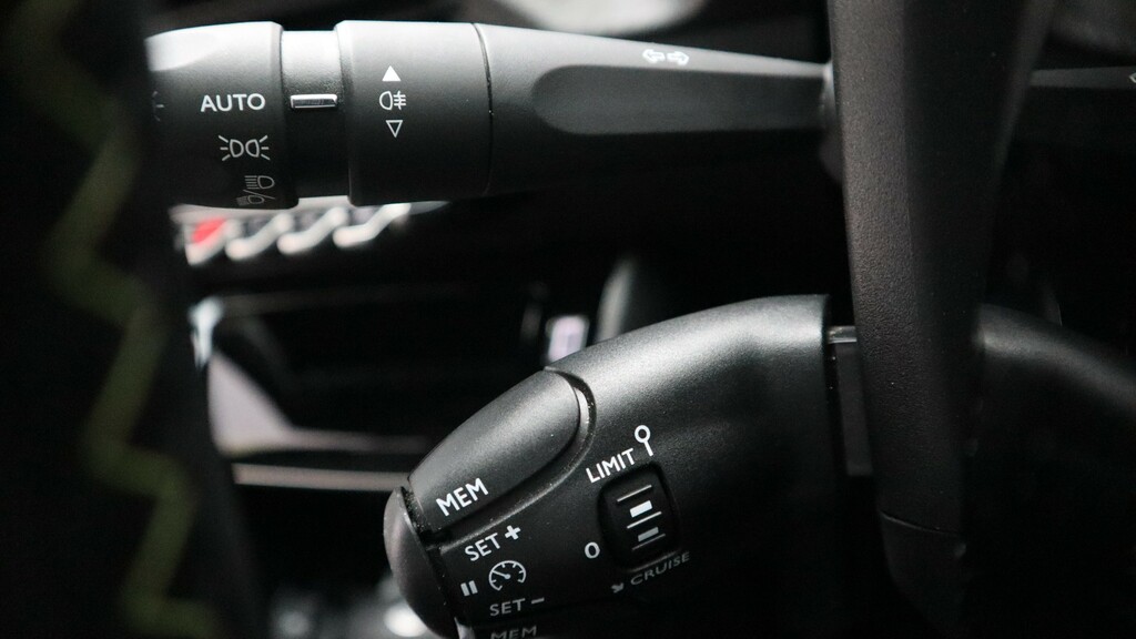 Peugeot 208 1.2 Puretech Active Black #14