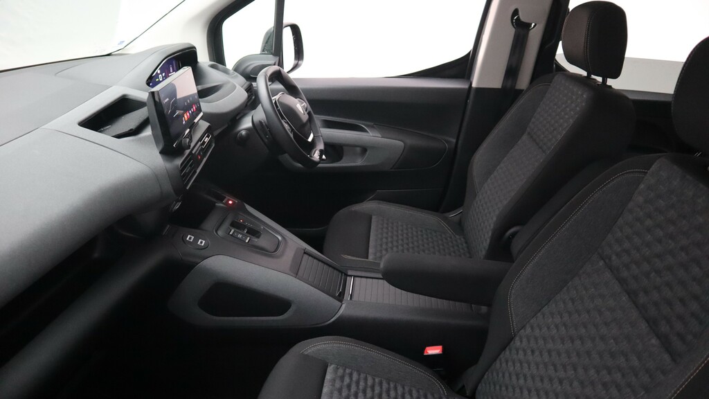 Peugeot e-Rifter Mpv White #9