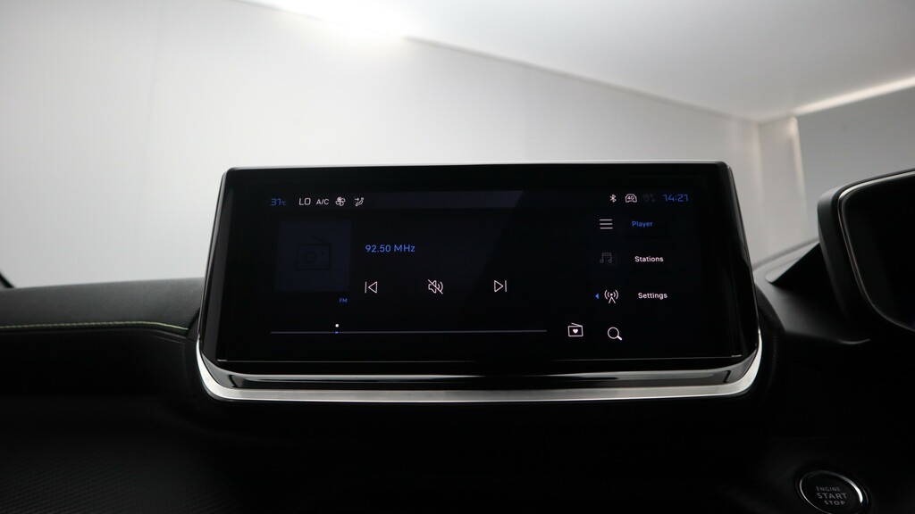 Peugeot e-2008 54Kwh Active Suv Black #25