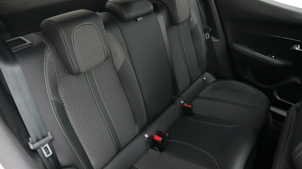 Peugeot e-2008 54Kwh Active Suv Black #31