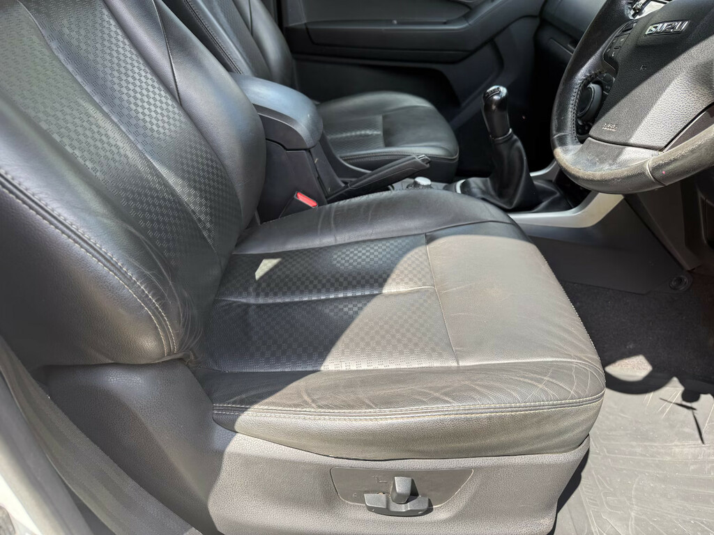 Isuzu D-Max 2.5 Td Yukon Dcb 0D 164 Bhp Black #12