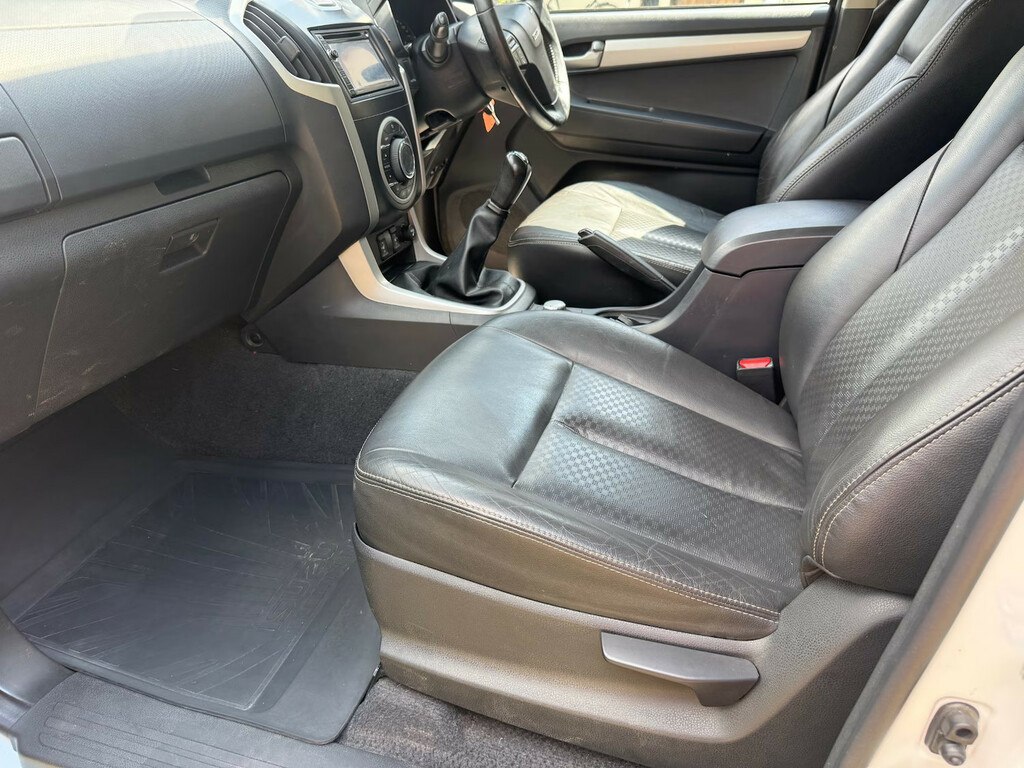 Isuzu D-Max 2.5 Td Yukon Dcb 0D 164 Bhp Black #7