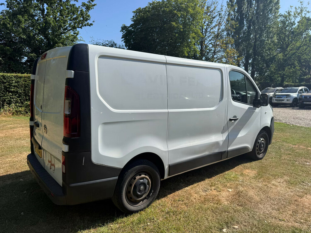 Vauxhall Vivaro Vivaro 2700 Cdti White #8