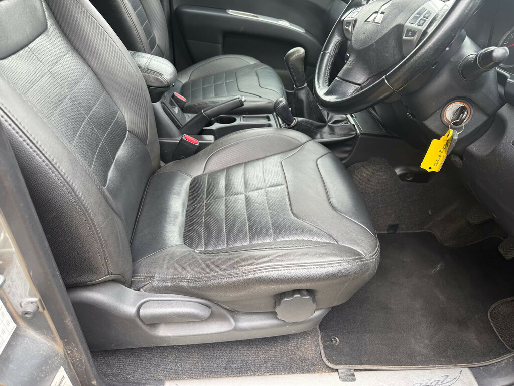 Mitsubishi L200 Di-d Barbarian U471 Black #11