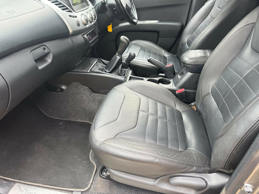 Mitsubishi L200 Di-d Barbarian U471 Black #8
