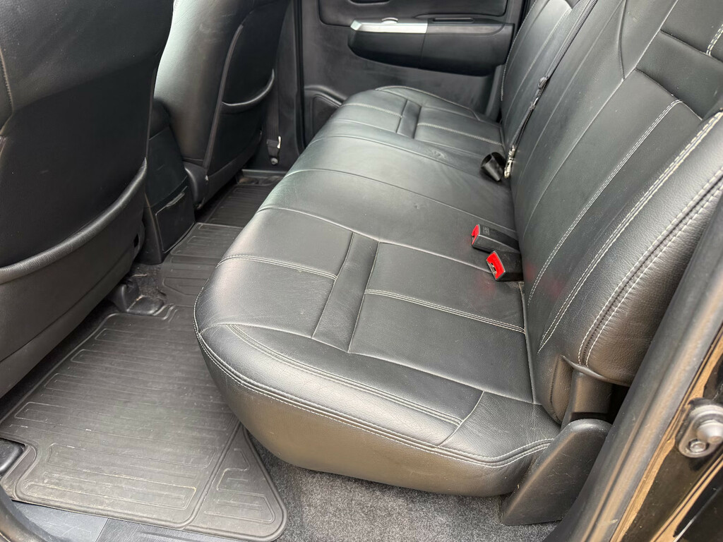 Toyota HILUX Active D-4d Red #9