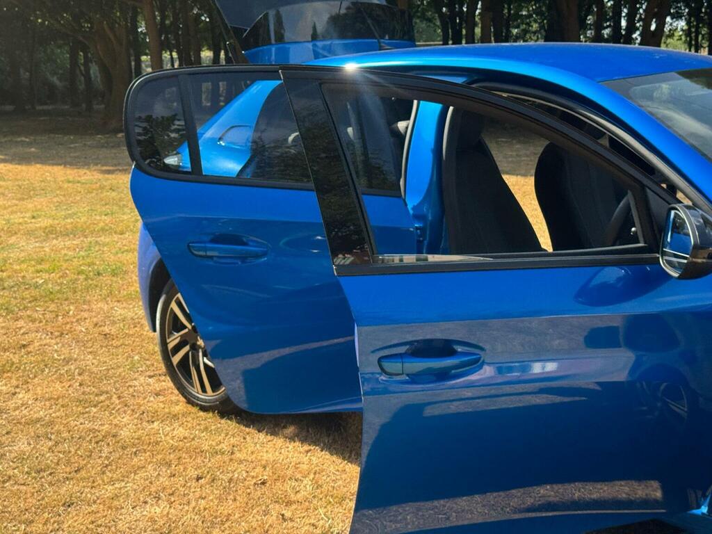 Peugeot 208 Hatchback 1.2 Puretech Allure Premium Euro 6 S Blue #2