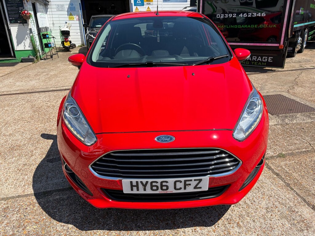 Ford Fiesta 1.0T Ecoboost Titanium Hatchback Red #2