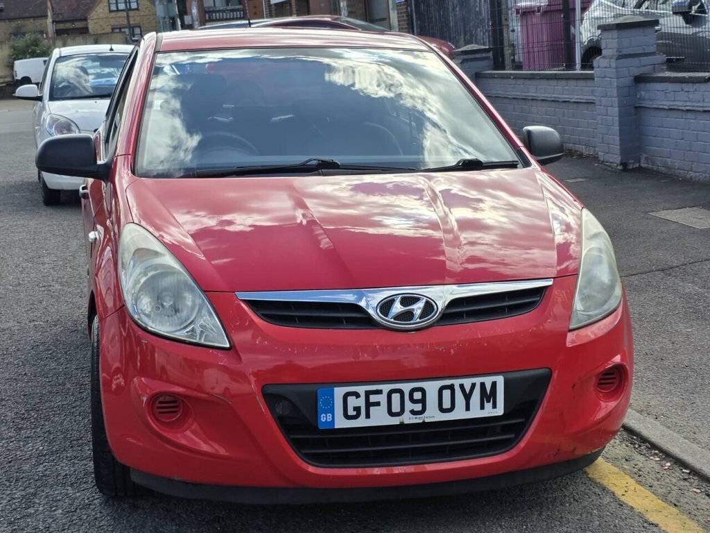 Hyundai I20 1.2L Classic Red #2