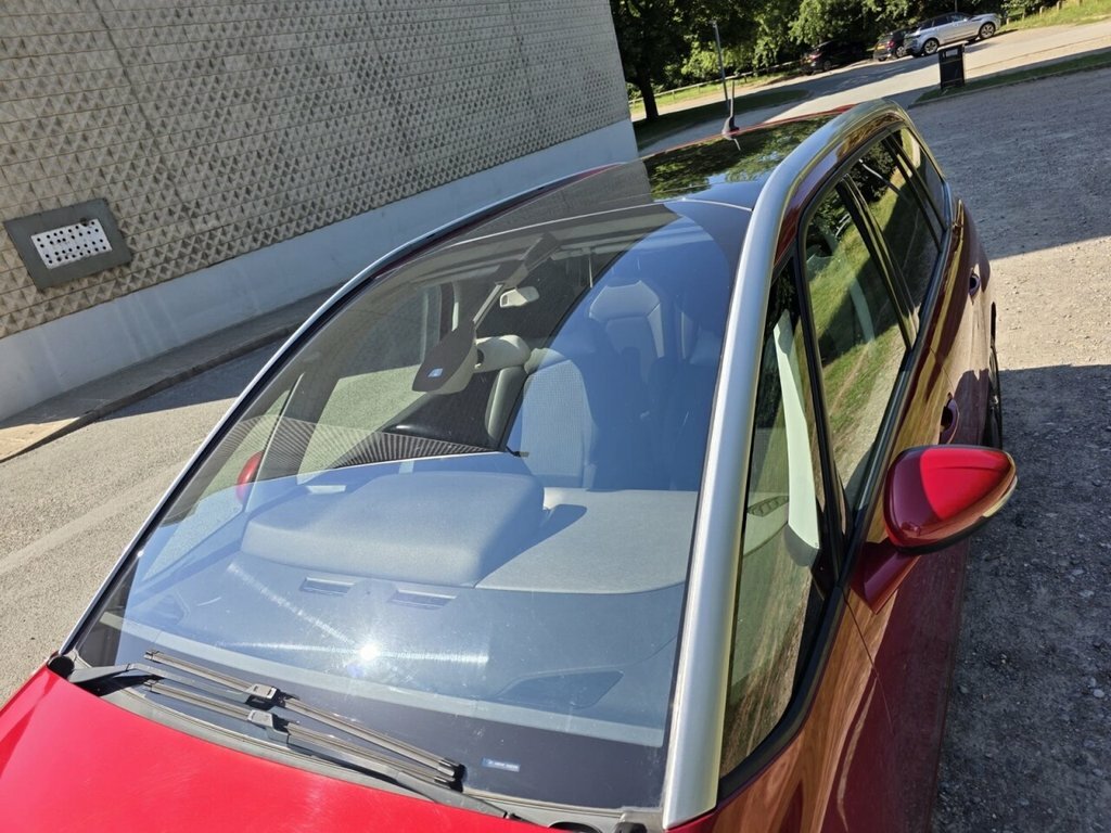Citroen Grand C4 Picasso Feel Red #66