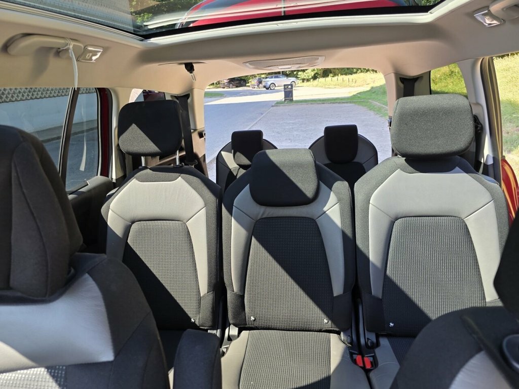 Citroen Grand C4 Picasso Feel Red #46