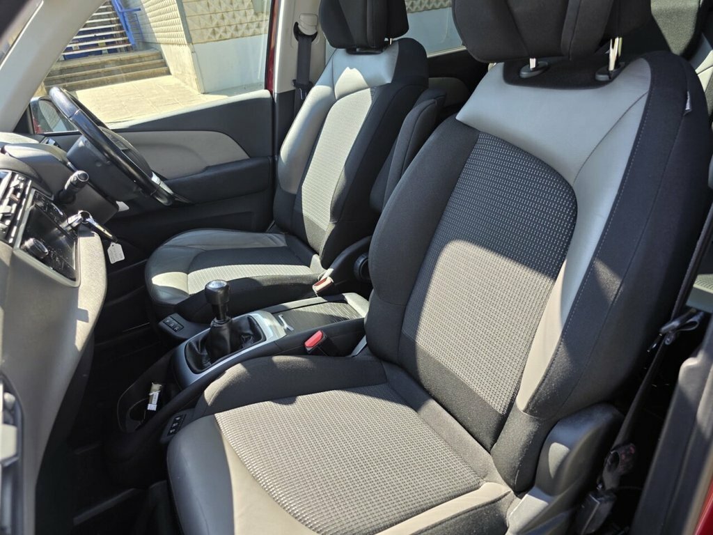Citroen Grand C4 Picasso Feel Red #60