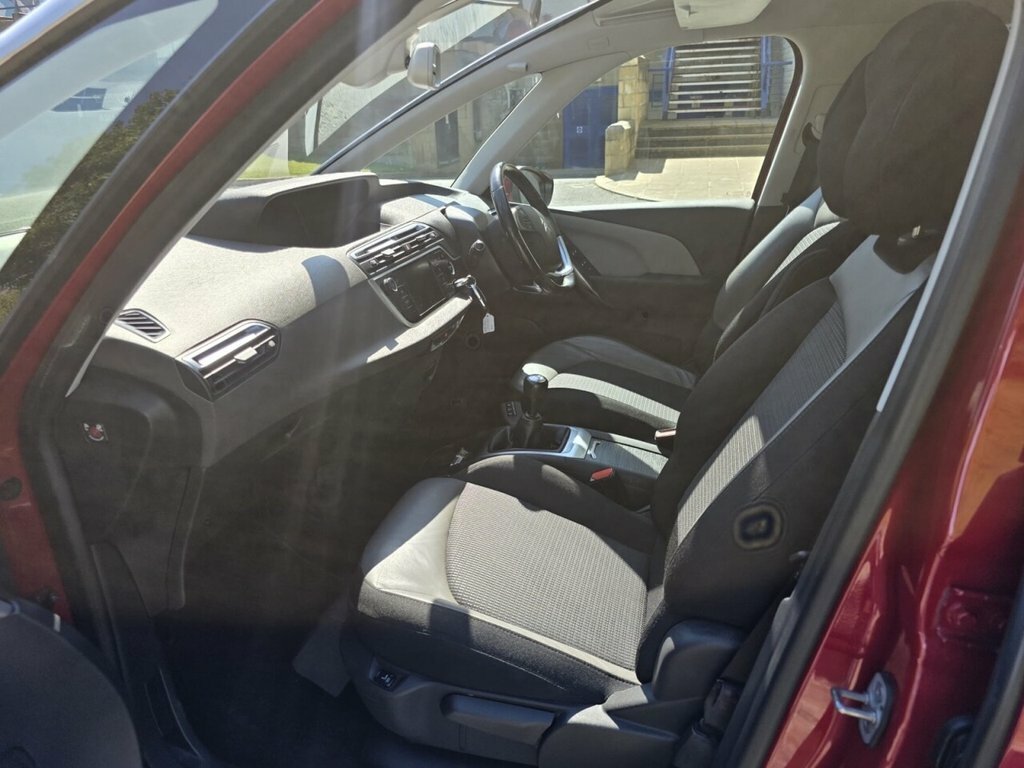 Citroen Grand C4 Picasso Feel Red #65
