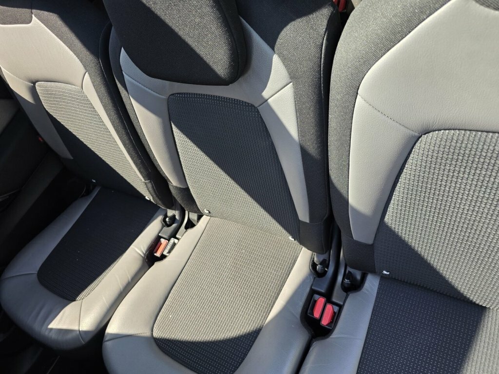 Citroen Grand C4 Picasso Feel Red #55