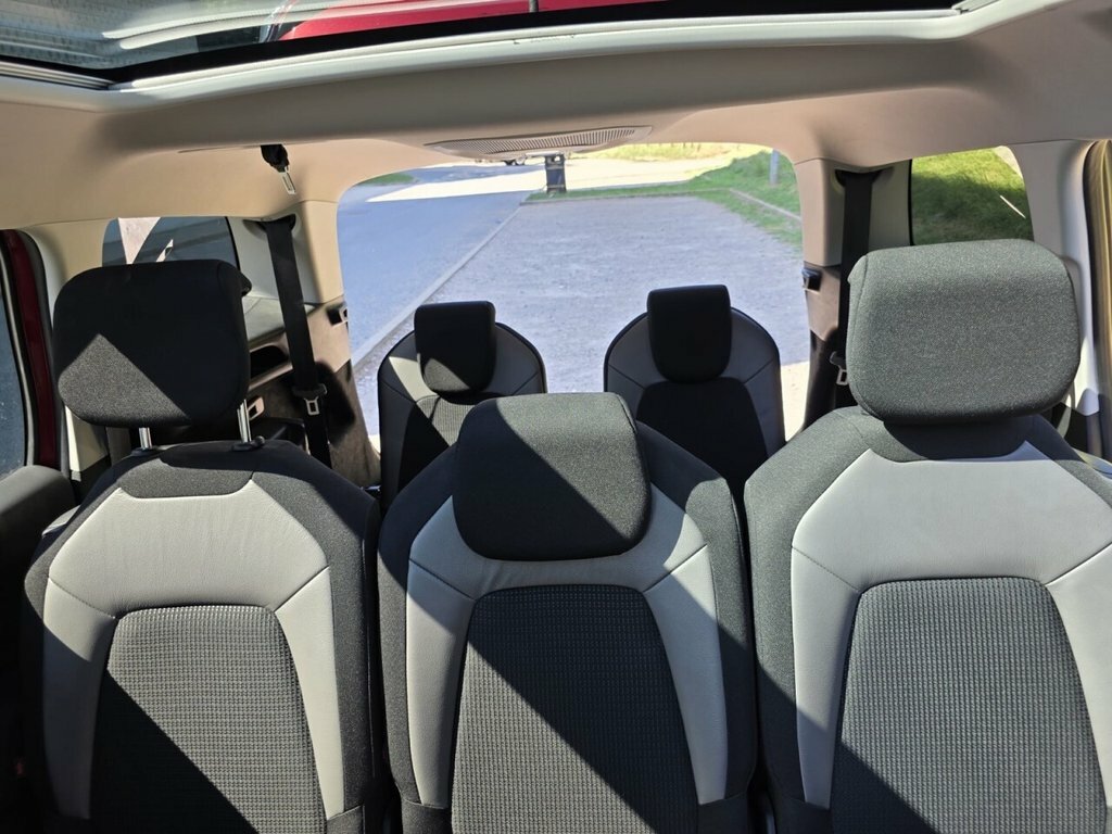 Citroen Grand C4 Picasso Feel Red #38