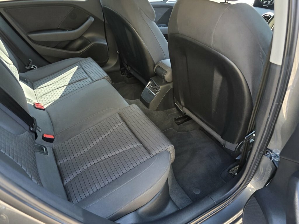 Audi A3 1.6 Tdi Ultra 110 Se Technik Black #52