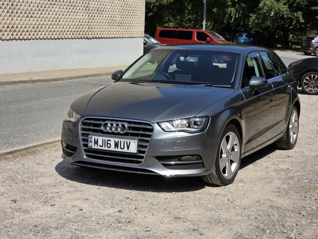Audi A3 1.6 Tdi Ultra 110 Se Technik Black #16