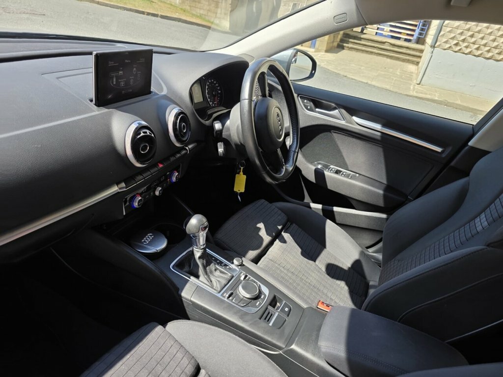 Audi A3 1.6 Tdi Ultra 110 Se Technik Black #78