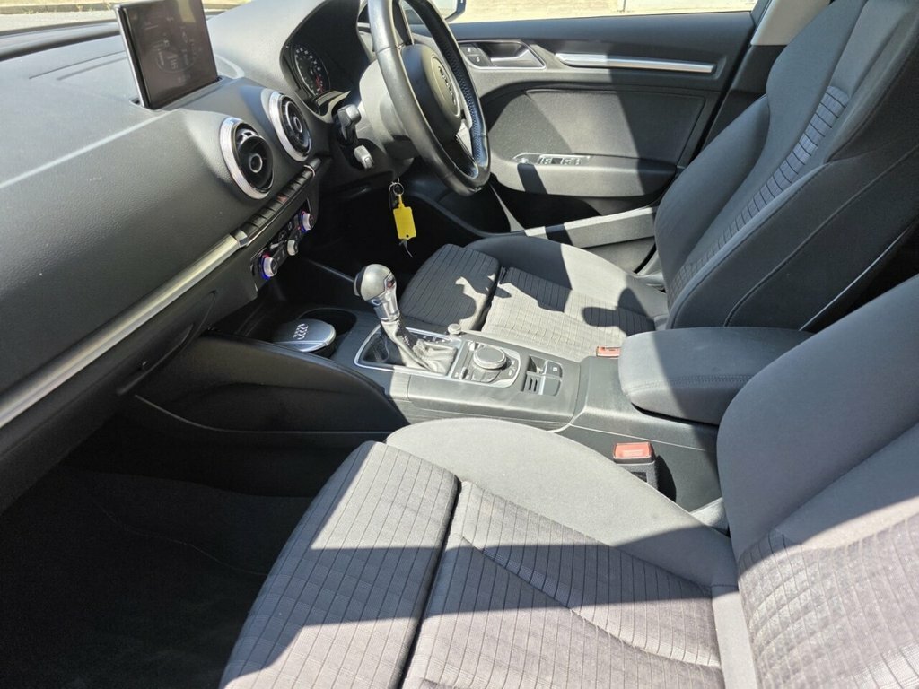 Audi A3 1.6 Tdi Ultra 110 Se Technik Black #29