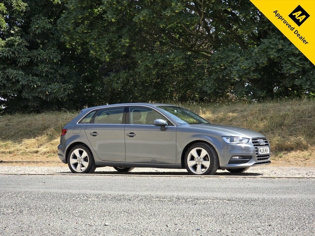 Audi A3 1.6 Tdi Ultra 110 Se Technik Black #1