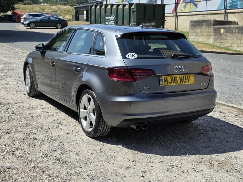 Audi A3 1.6 Tdi Ultra 110 Se Technik Black #5