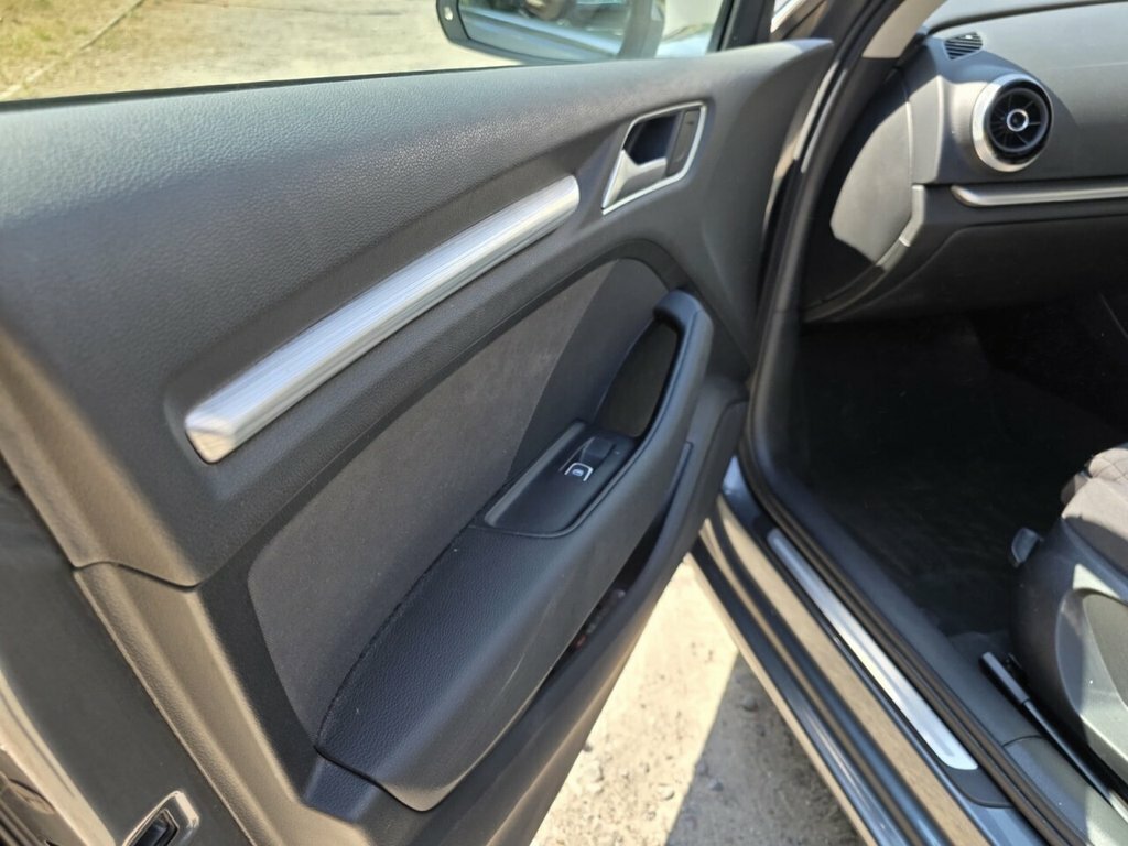 Audi A3 1.6 Tdi Ultra 110 Se Technik Black #41