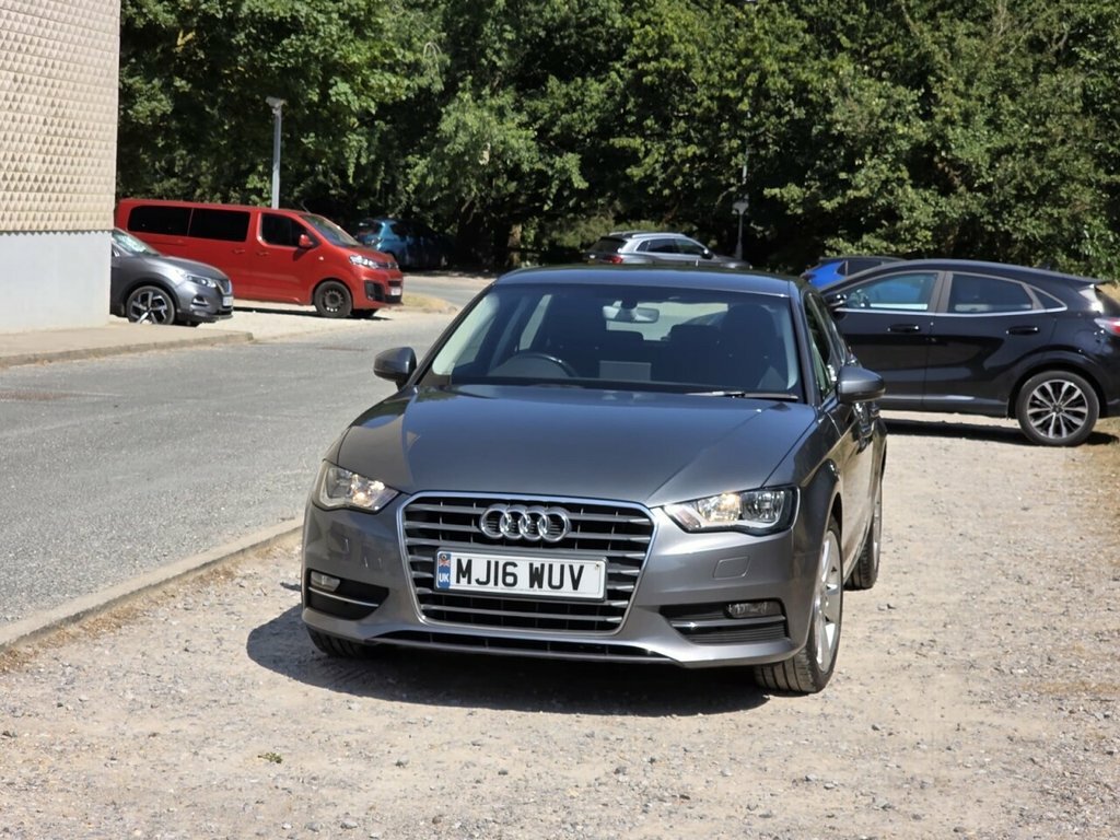 Audi A3 1.6 Tdi Ultra 110 Se Technik Black #9