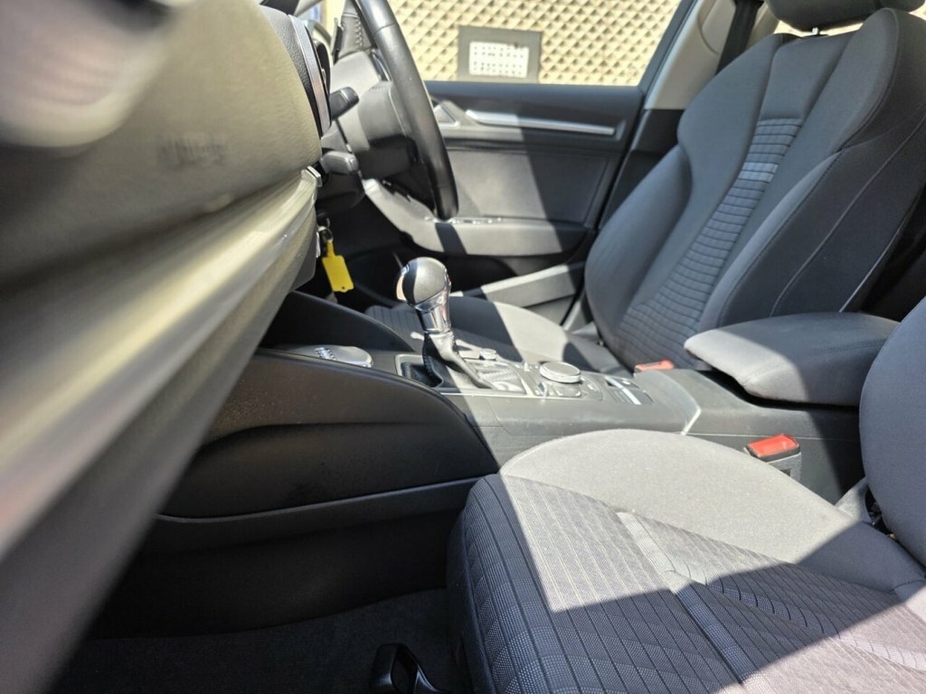 Audi A3 1.6 Tdi Ultra 110 Se Technik Black #20