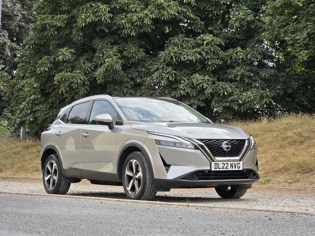 Nissan Qashqai 1.3L N-connecta Silver