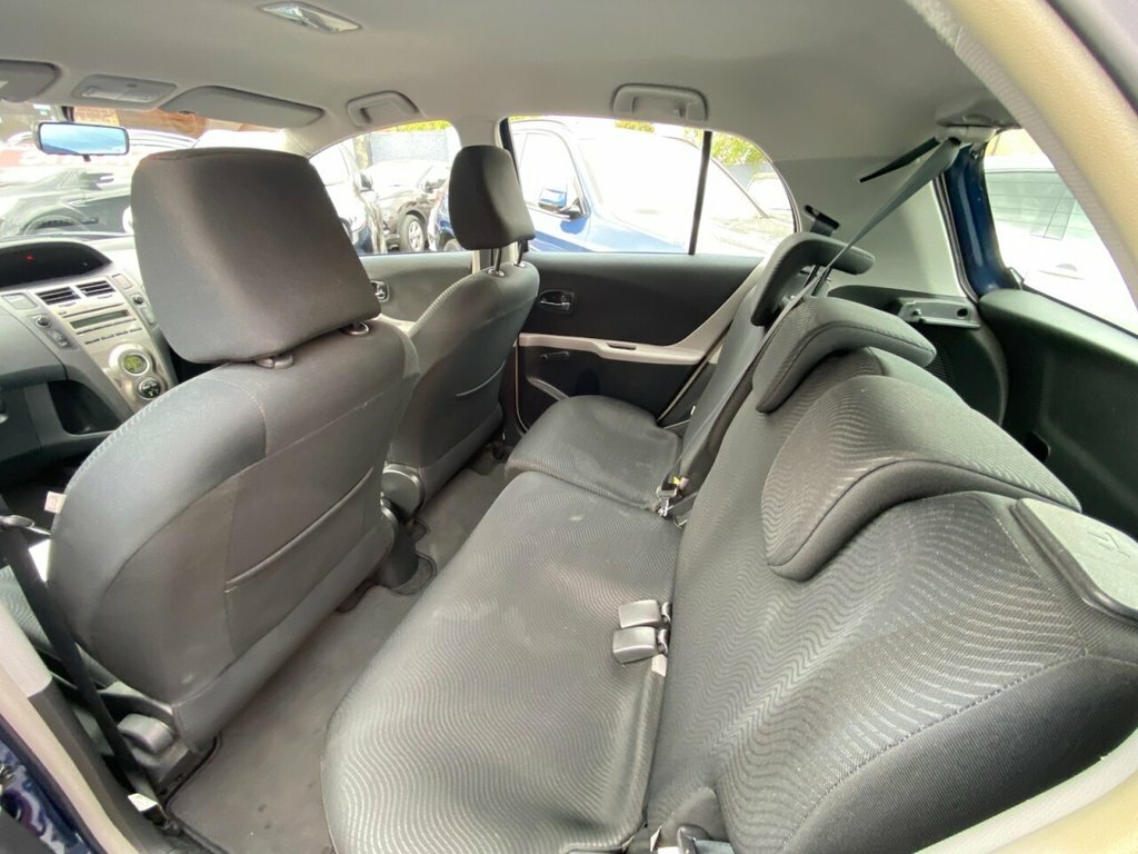 Toyota Yaris Hatchback Red #78