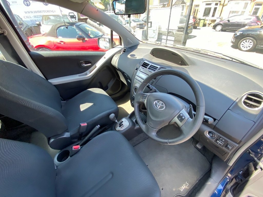 Toyota Yaris Hatchback Red #7