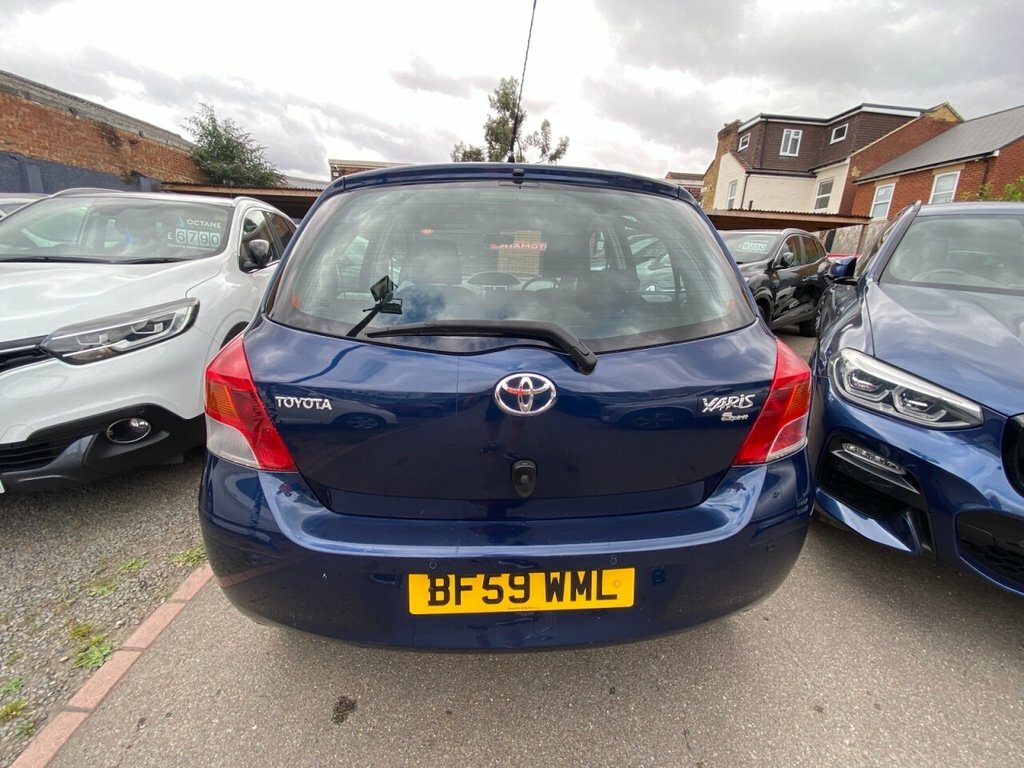 Toyota Yaris Hatchback Red #75