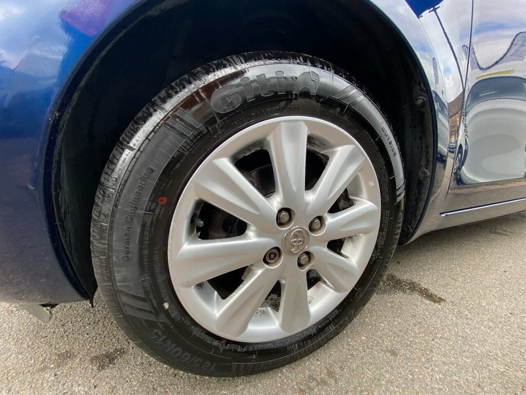 Toyota Yaris Hatchback Red #14