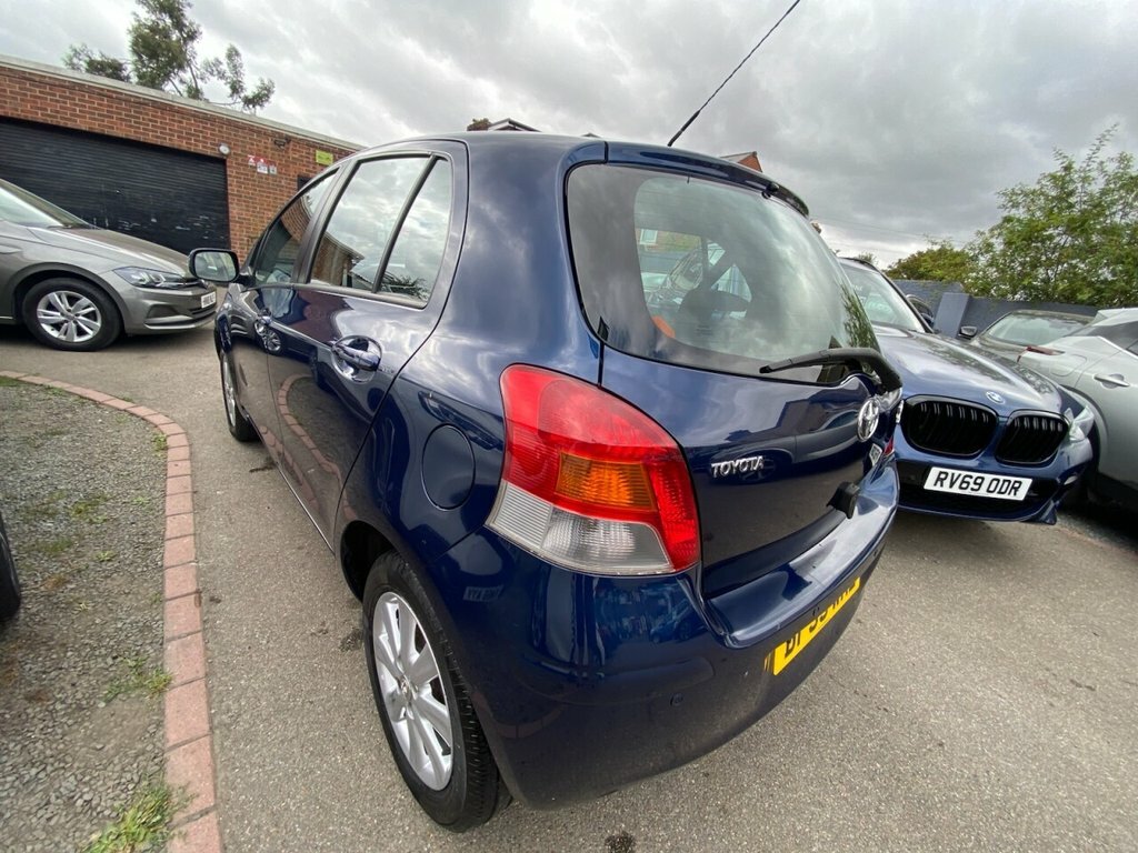 Toyota Yaris Hatchback Red #79