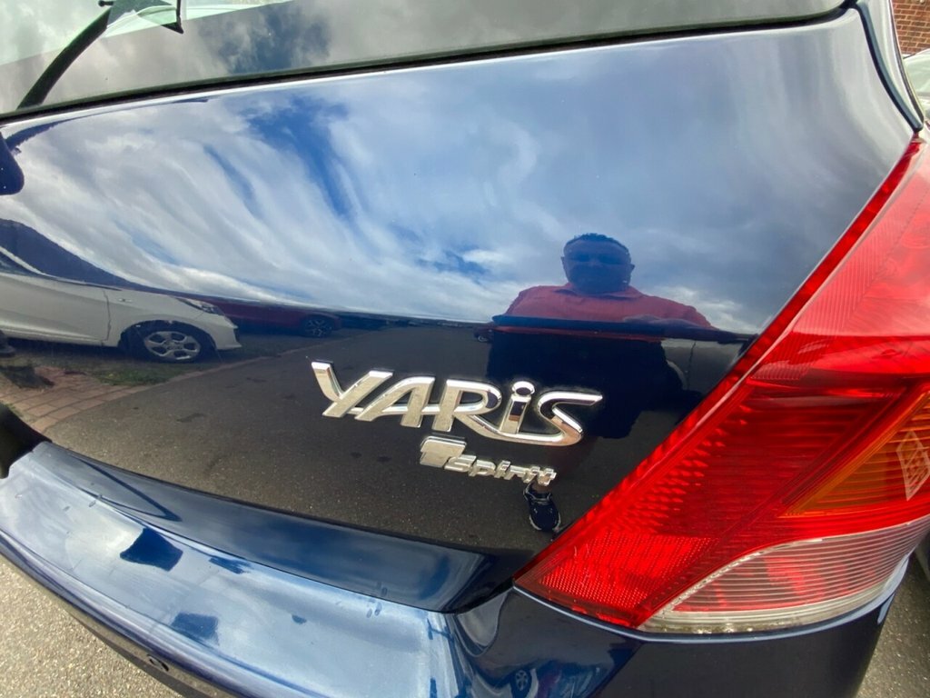 Toyota Yaris Hatchback Red #20
