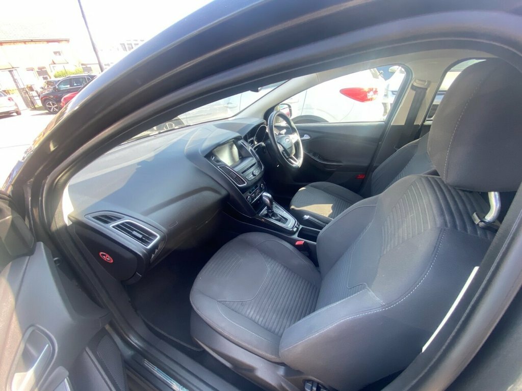 Ford Focus 1.6L Titanium Grey #4