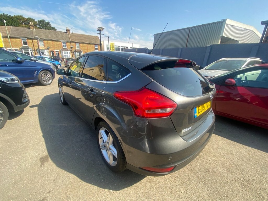 Ford Focus 1.6L Titanium Grey #5