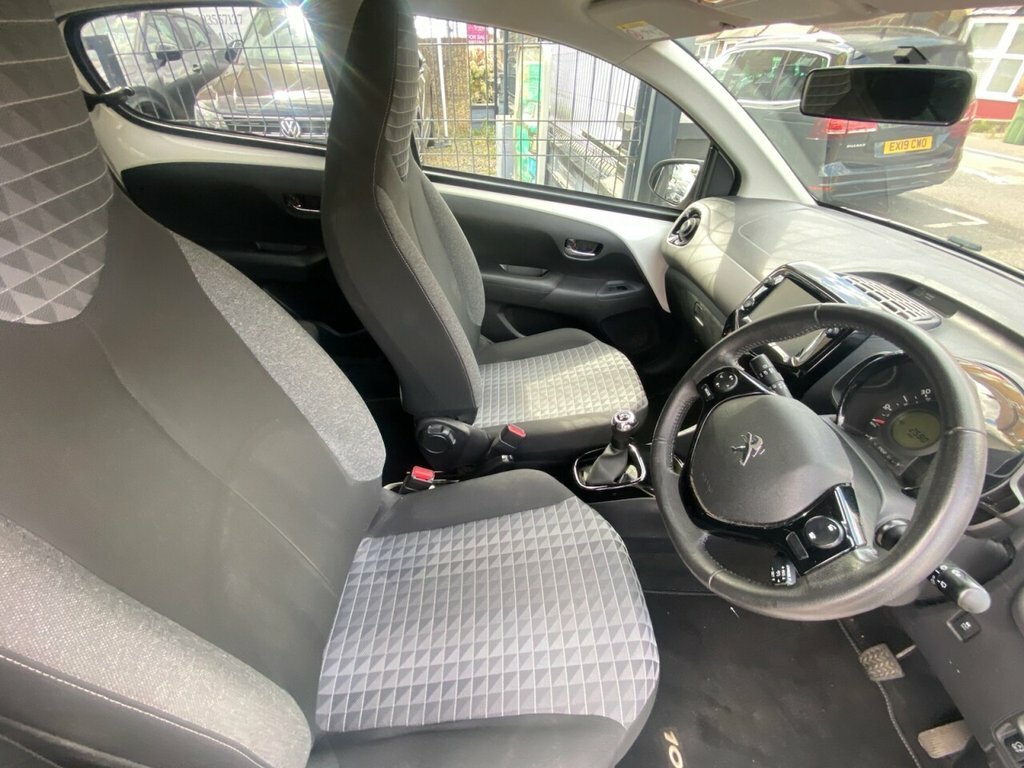 Peugeot 108 Allure White #9