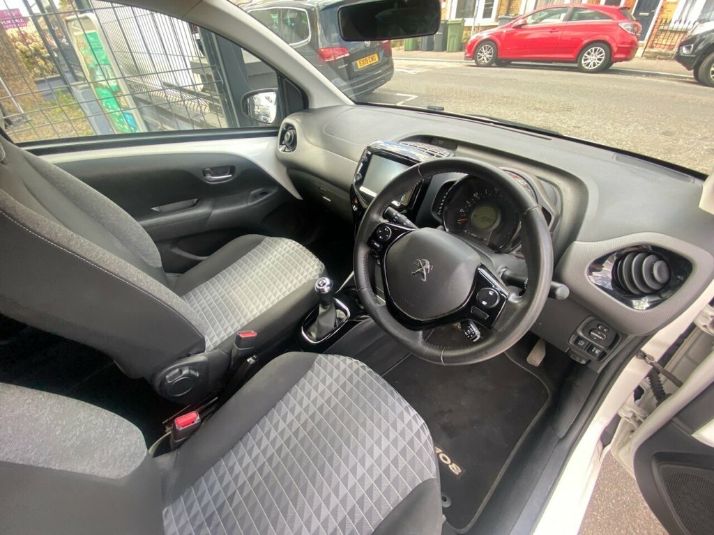 Peugeot 108 Allure White #31