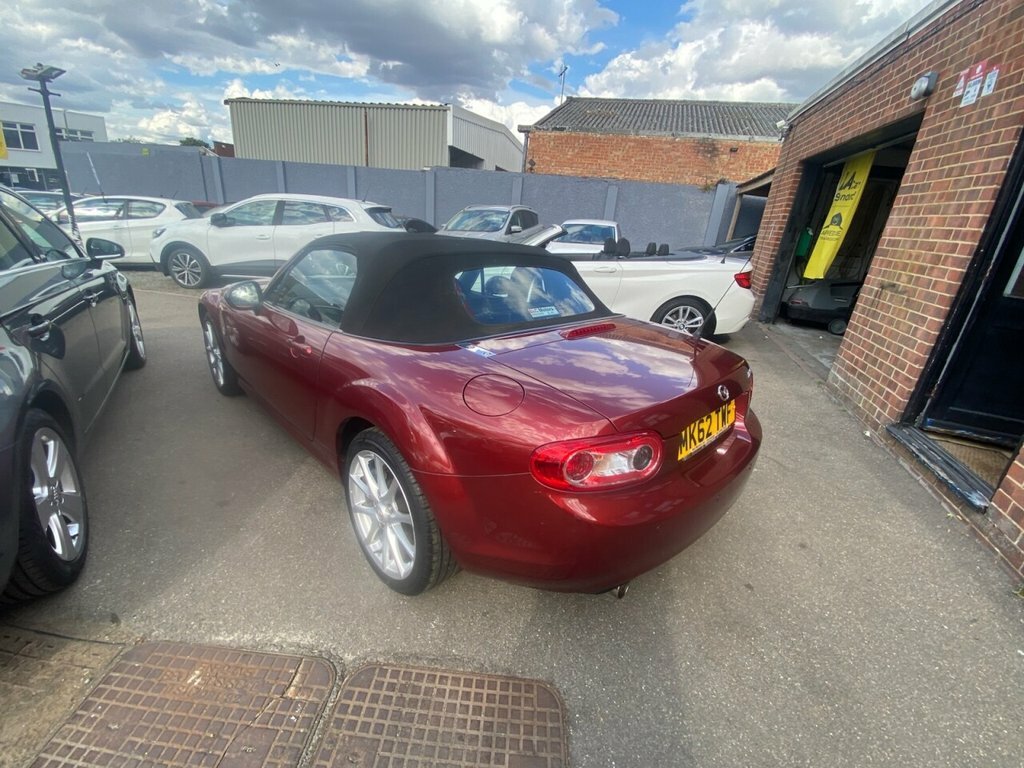 Mazda MX-5 2L Sport Tech Red #4