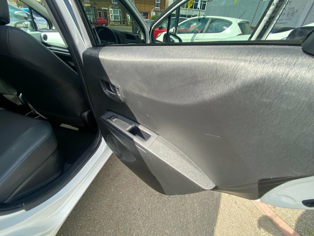 Toyota Yaris Vvt-h Excel Hatchback Red #44