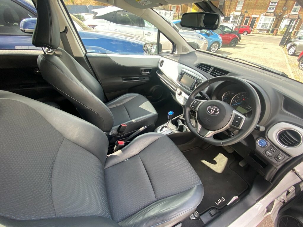 Toyota Yaris Vvt-h Excel Hatchback Red #16