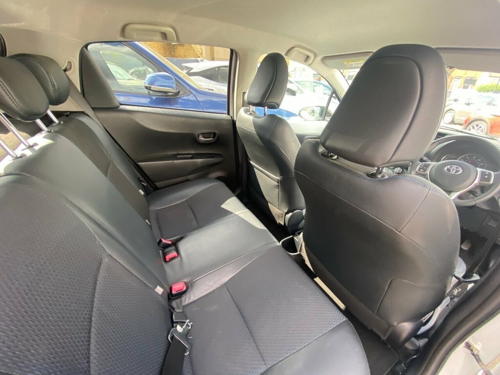 Toyota Yaris Vvt-h Excel Hatchback Red #50
