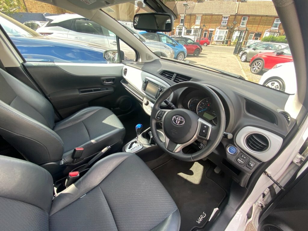 Toyota Yaris Vvt-h Excel Hatchback Red #14